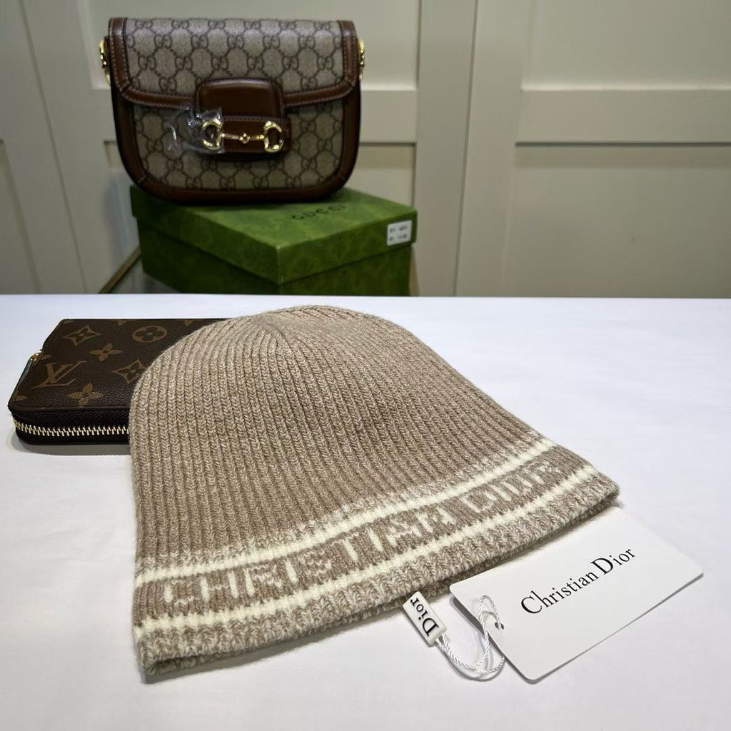 M1R86D99 Fashion hats