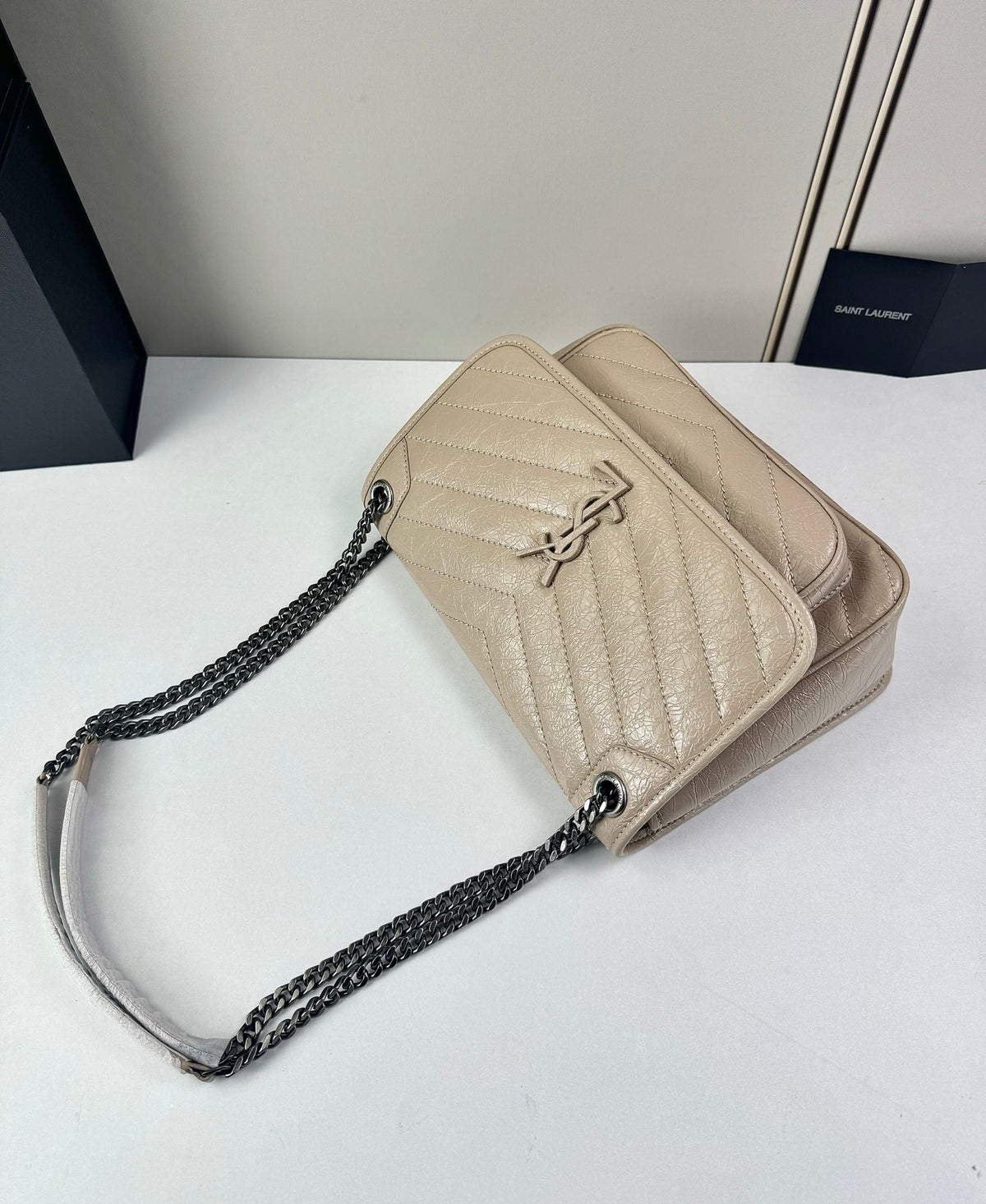 B1R76SL16 Popular leather bag