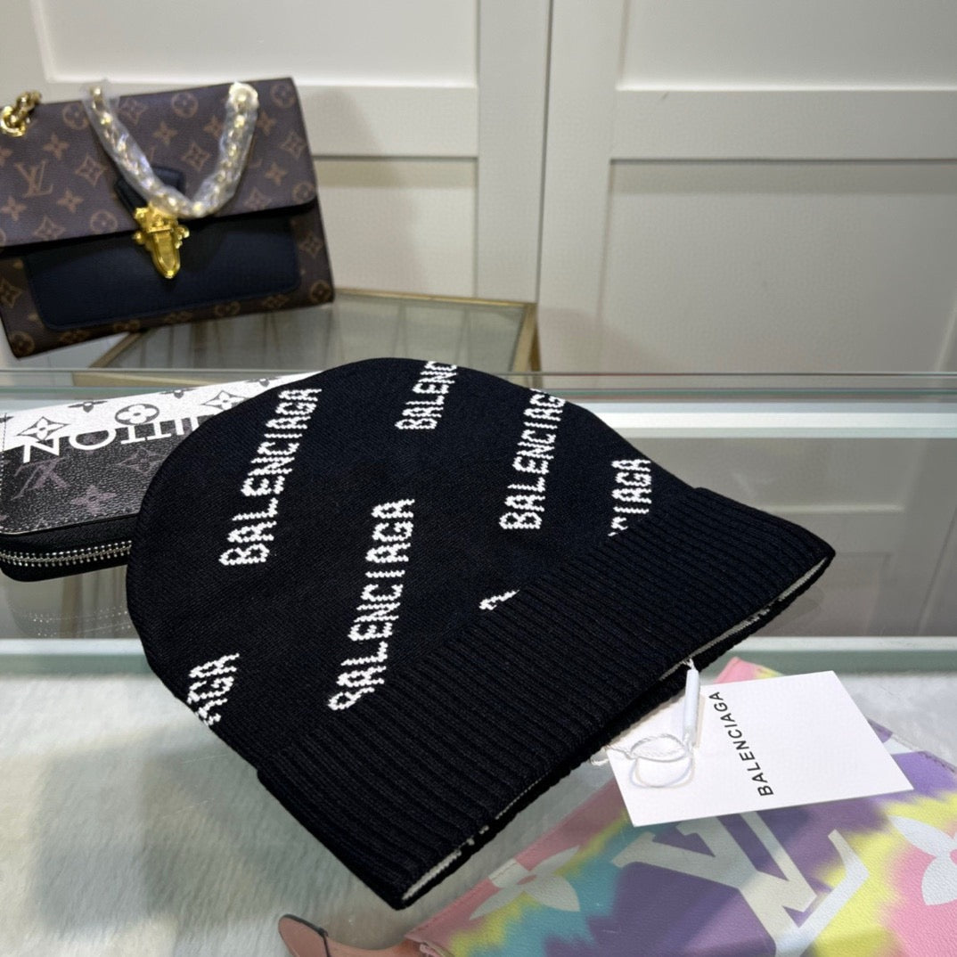 M1R86J98 Fashion hats