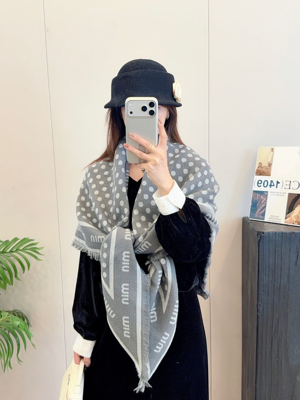 W1R86A100 Popular Triangular shawl