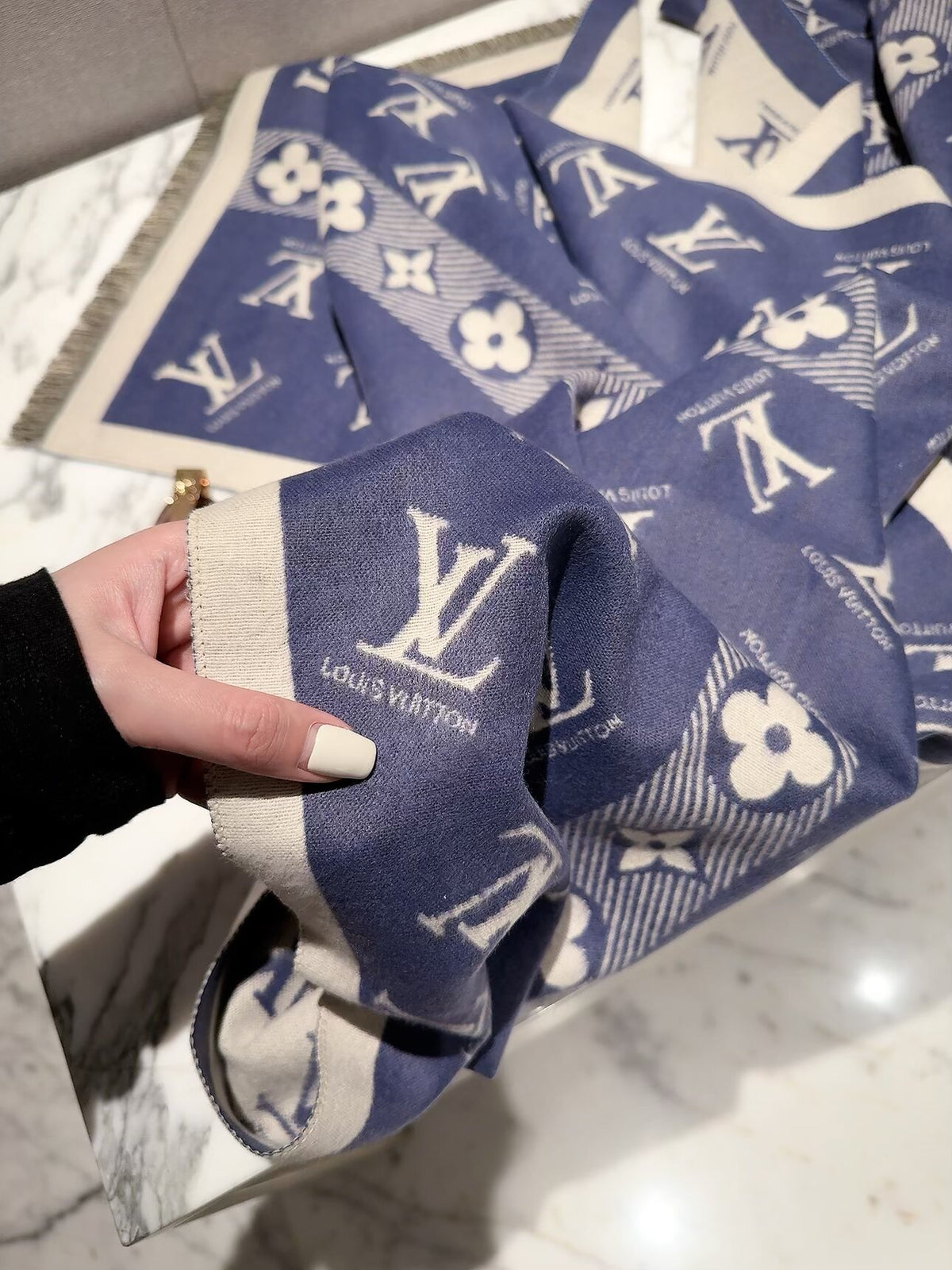 W1R106E62 Fashion Winter Scarves