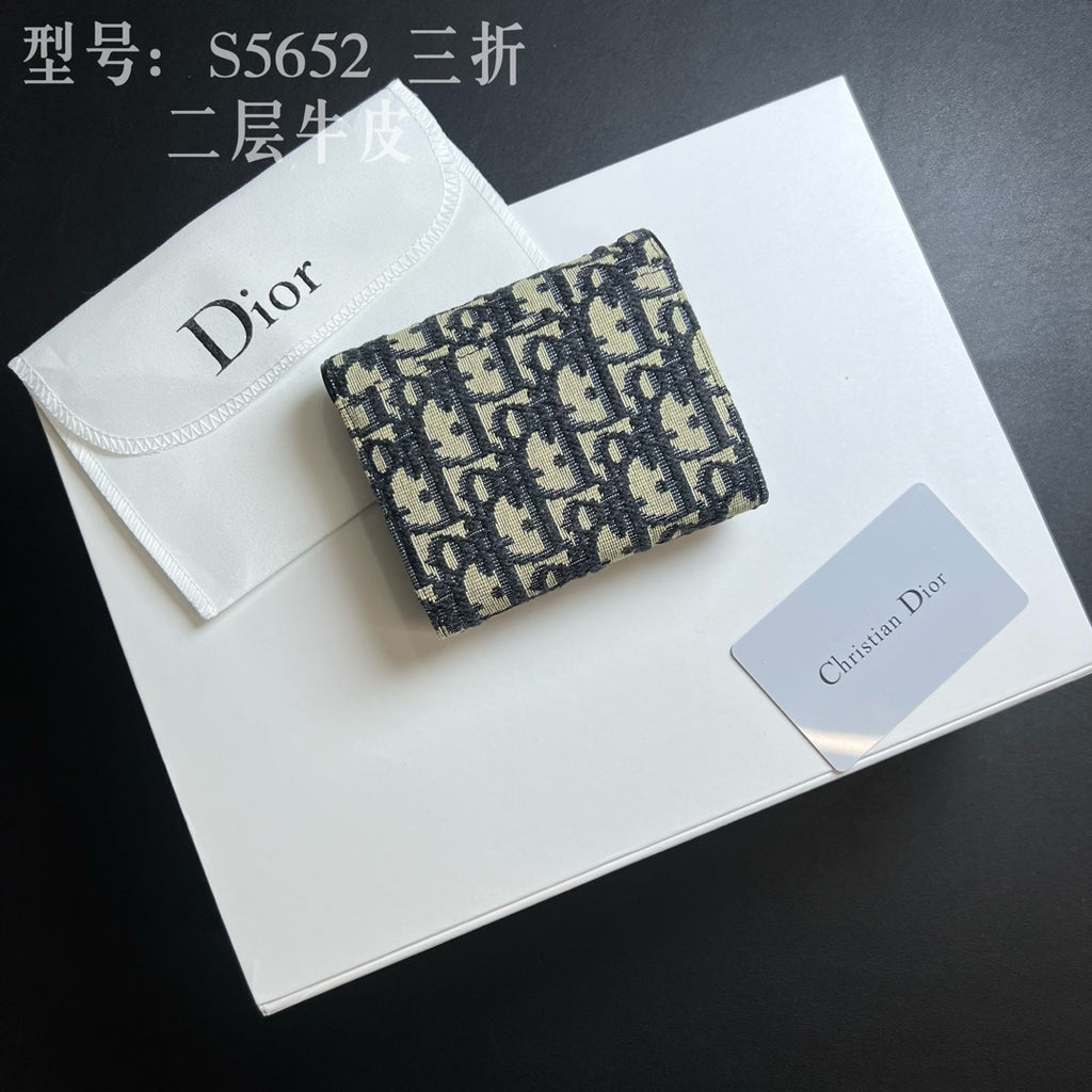 B1X76D5 Fashion wallets