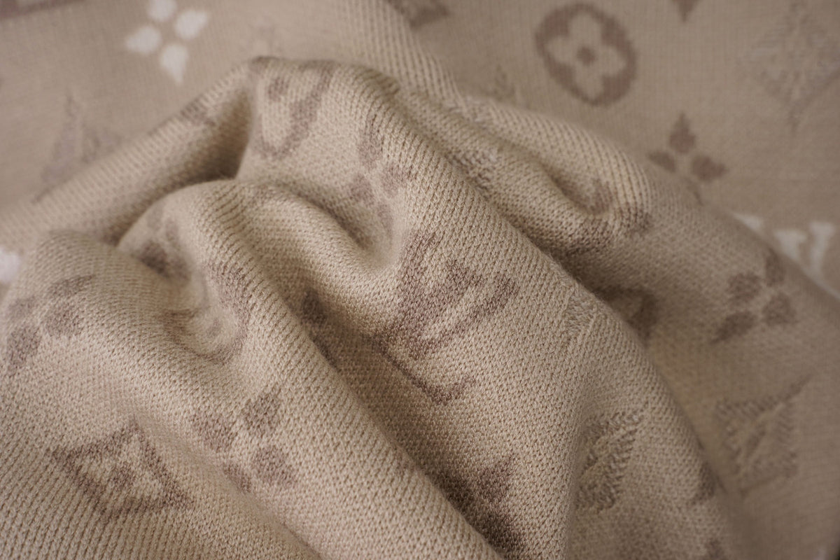 U1R106E11 Fashion Sweaters