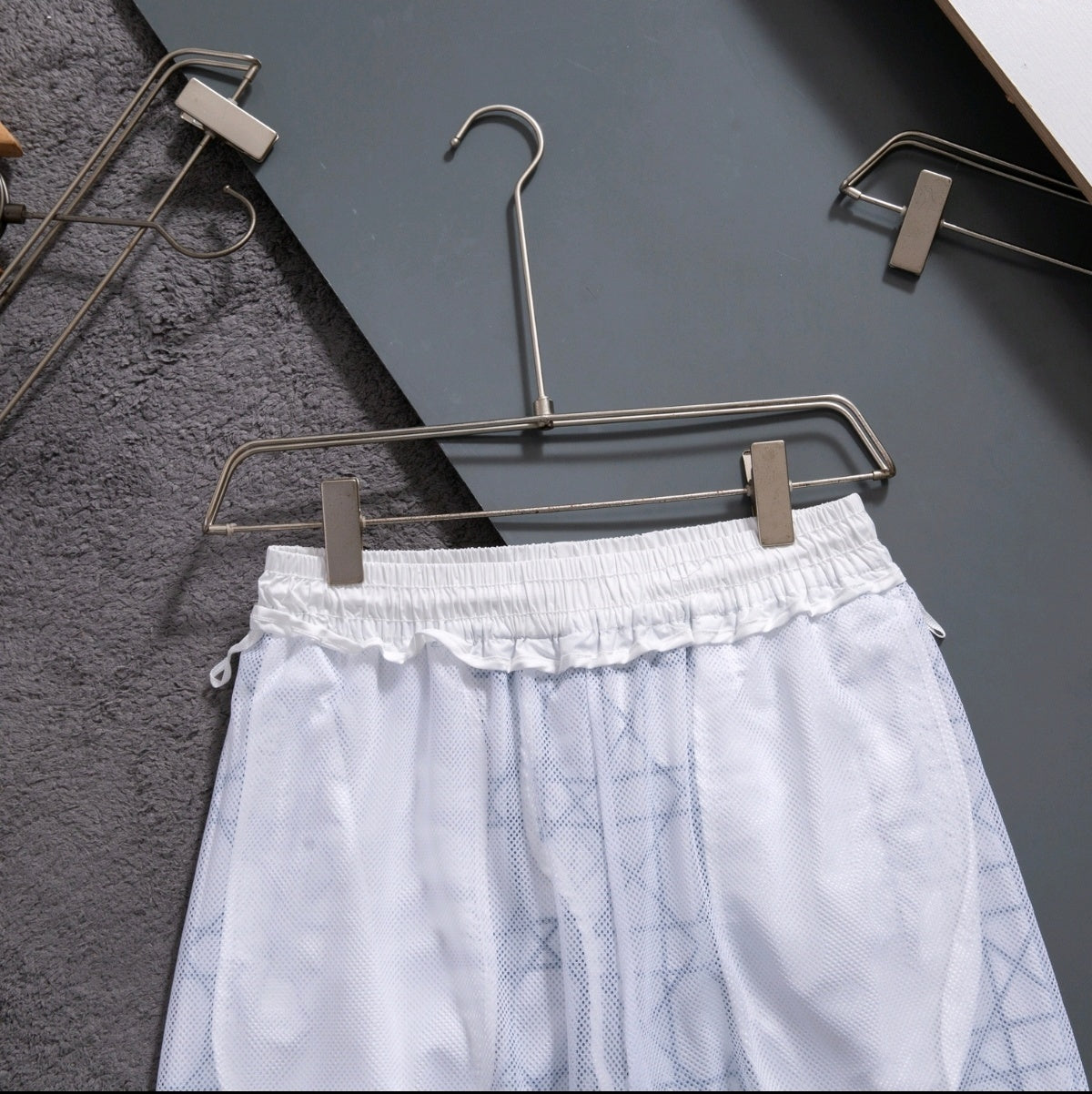 U1N36F25 Popular shorts