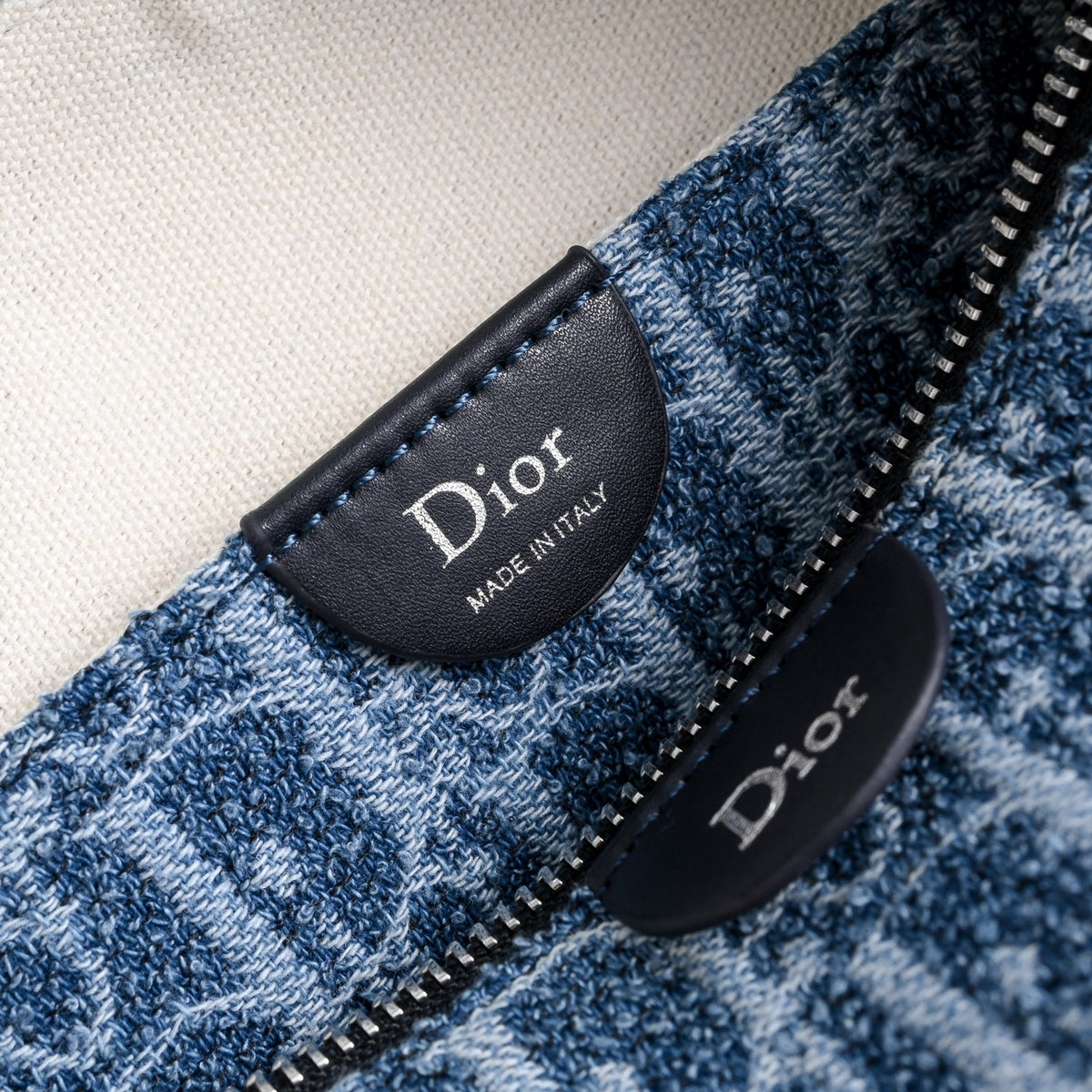 B1R76D44 Fashion bag