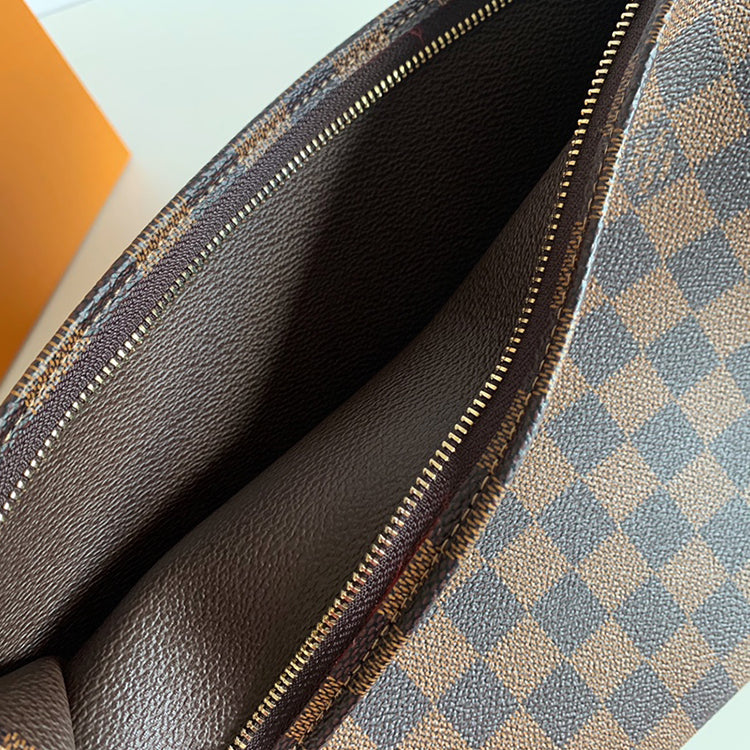 AE2B Popular   leather bag 