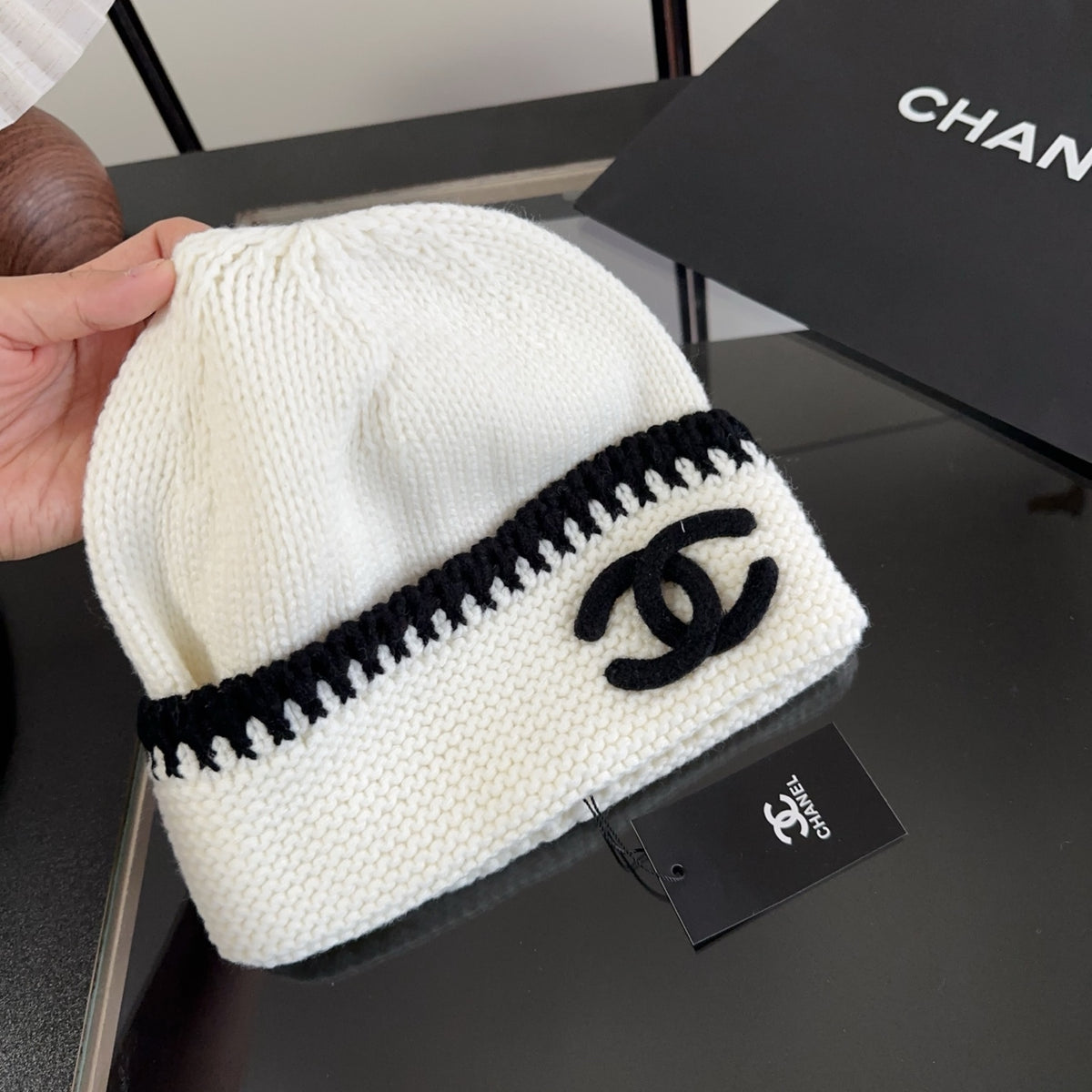 M1R86C26 Fashion hats