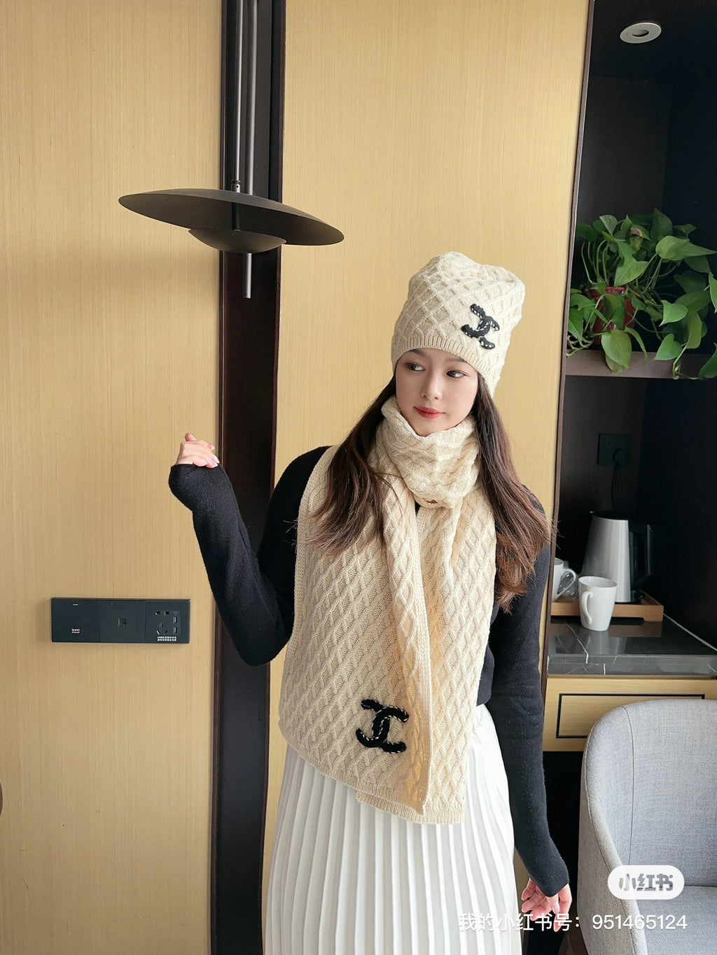 M1R96C11 Fashion Hat and scarf set