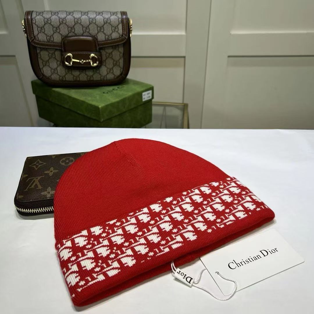M1R86D37 Fashion hats