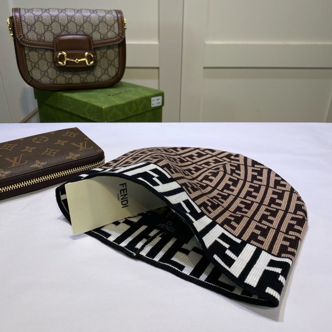M1R86F61 Fashion hats