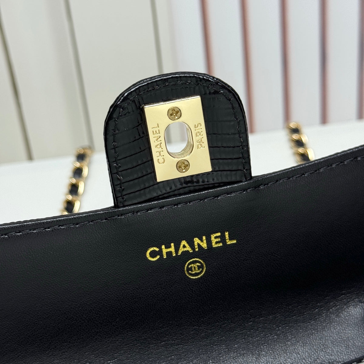 B1N96C25 Popular leather bag