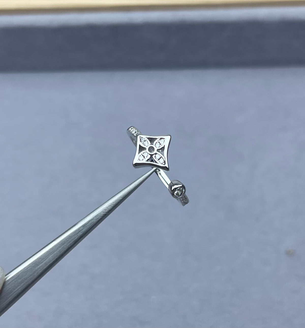 X5N76E58J Popular Rings