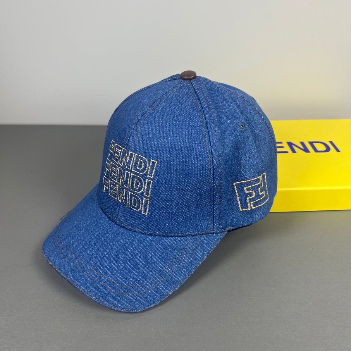 M1R76F18 Fashion hats