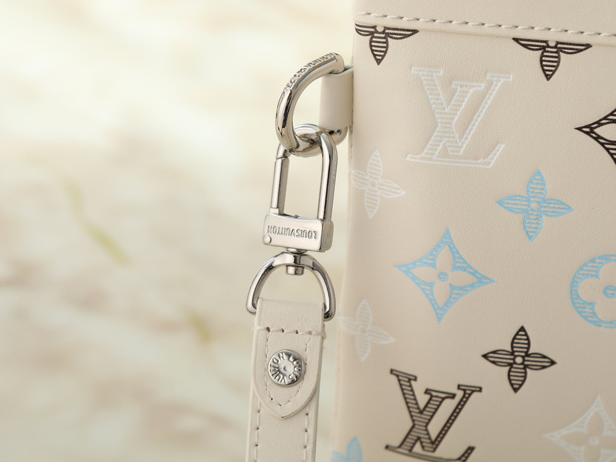 B1R76E55 Fashion bag