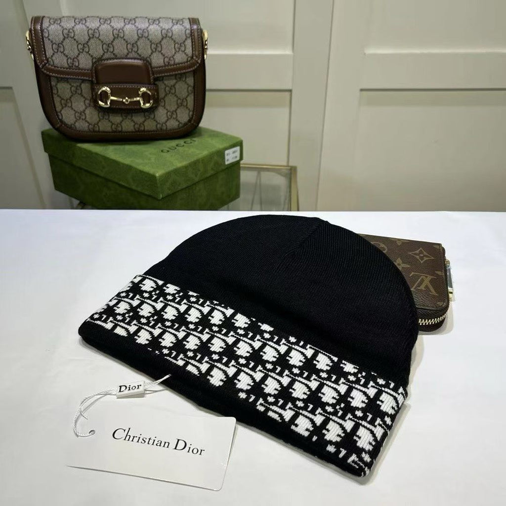 M1R86D37 Fashion hats