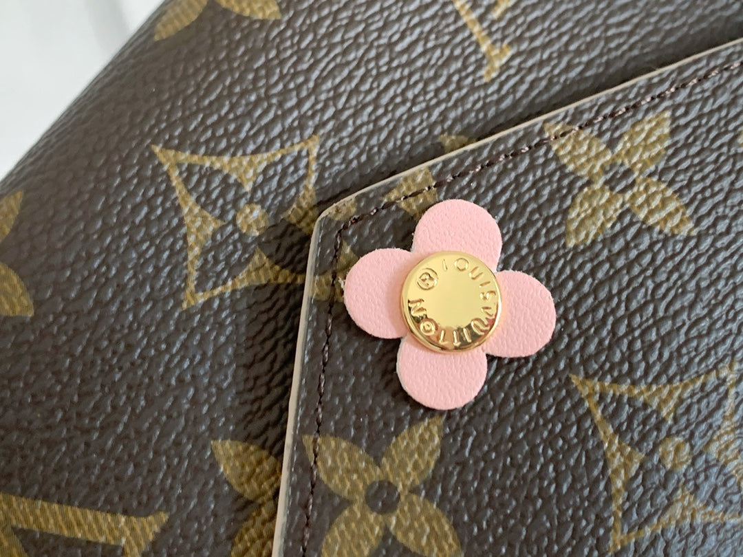 146PE54B Popular leather  Wallets