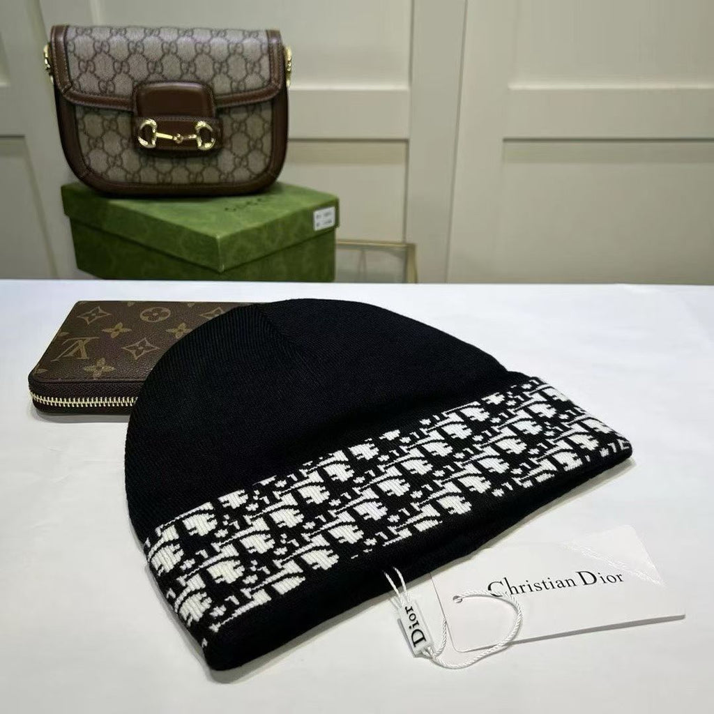 M1R86D37 Fashion hats