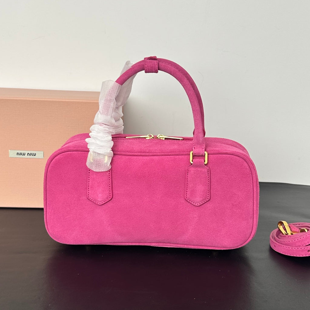 146PA153B Popular leather bags