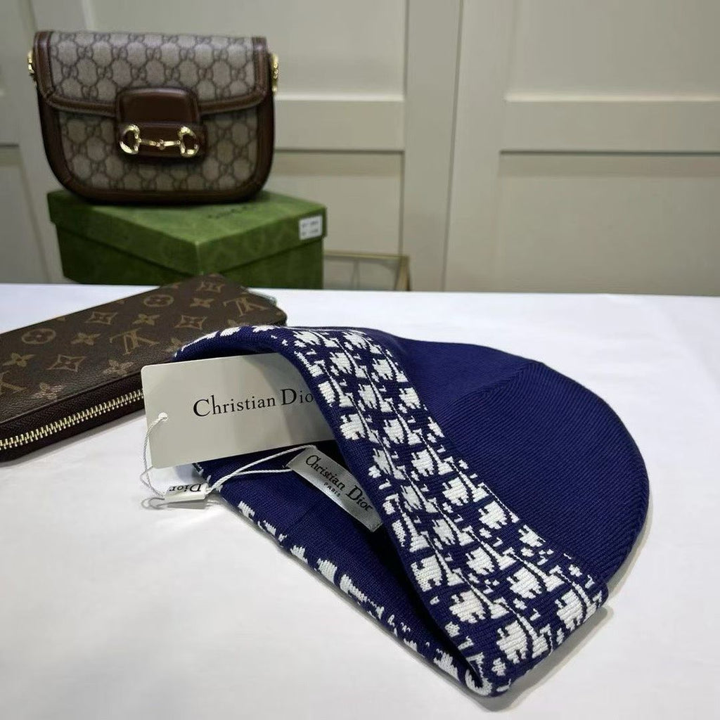 M1R86D37 Fashion hats