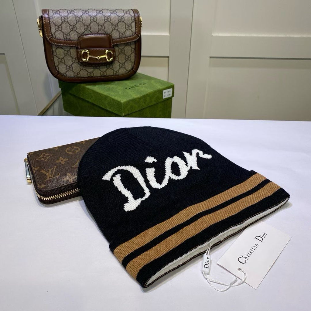 M1R86D59 Fashion hats