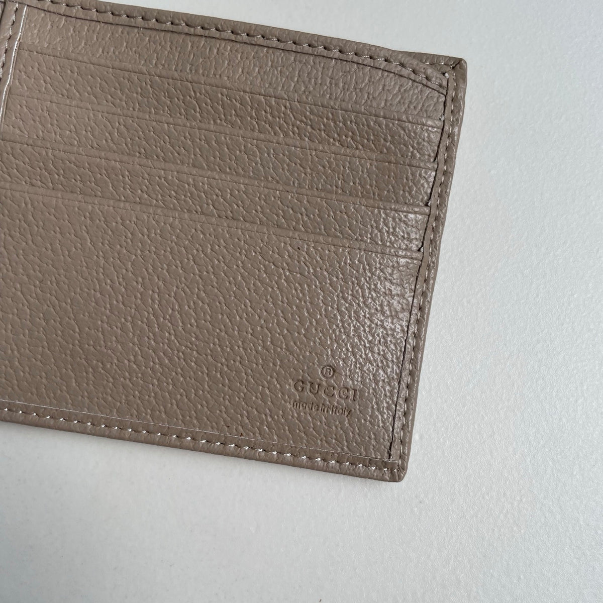 146XB7B Popular leather wallets ( with full packaging )