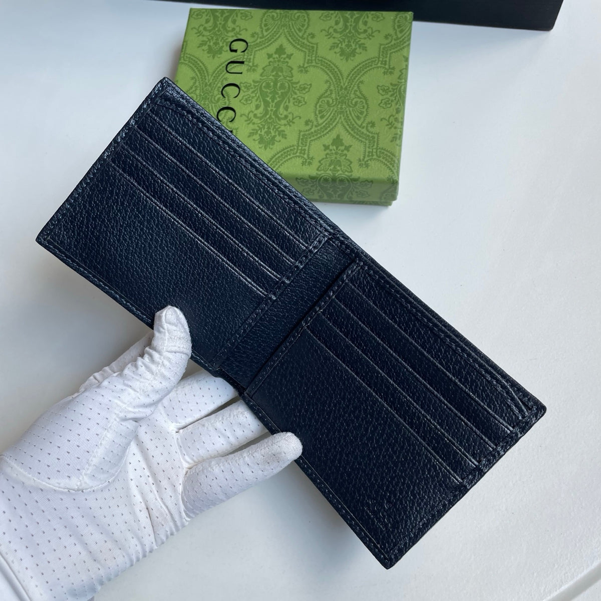 146XB7B Popular leather wallets ( with full packaging )