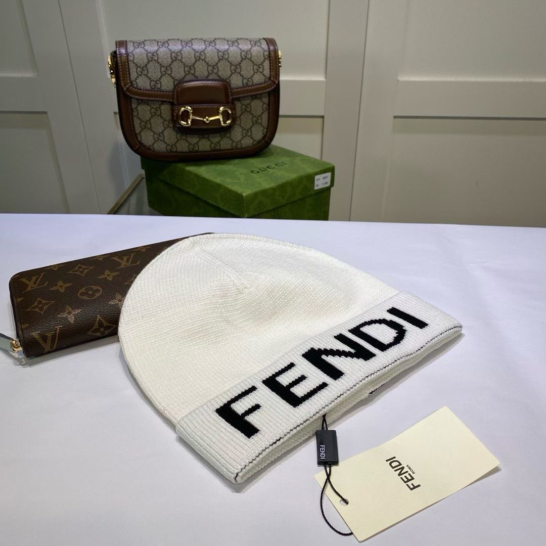 M1R86F63 Fashion hats