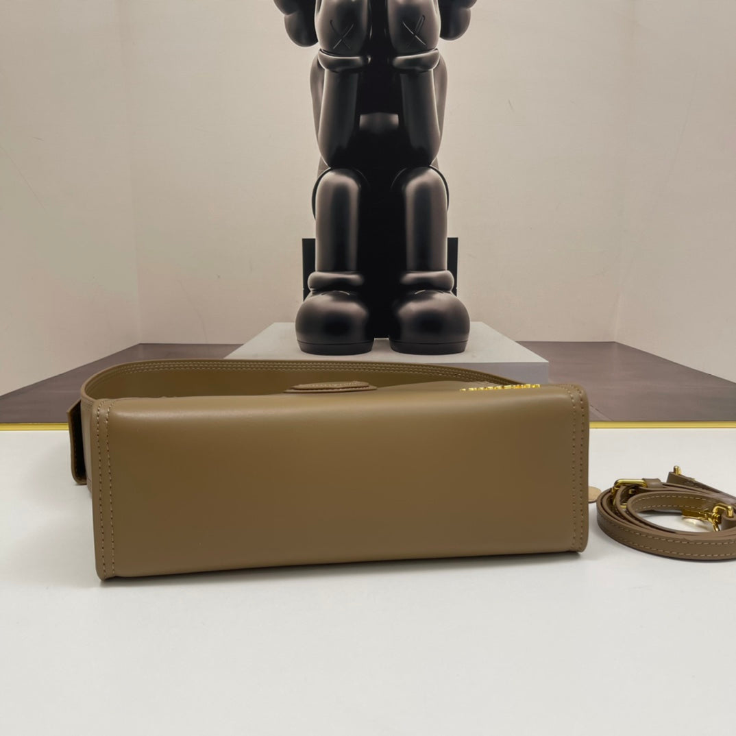 136PA25B Popular leather bag