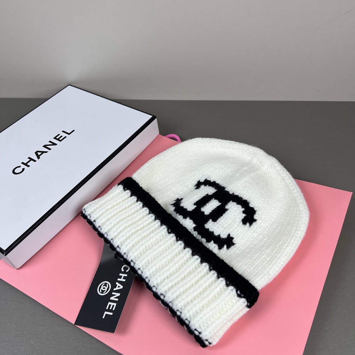 M1R86C3 Fashion hats