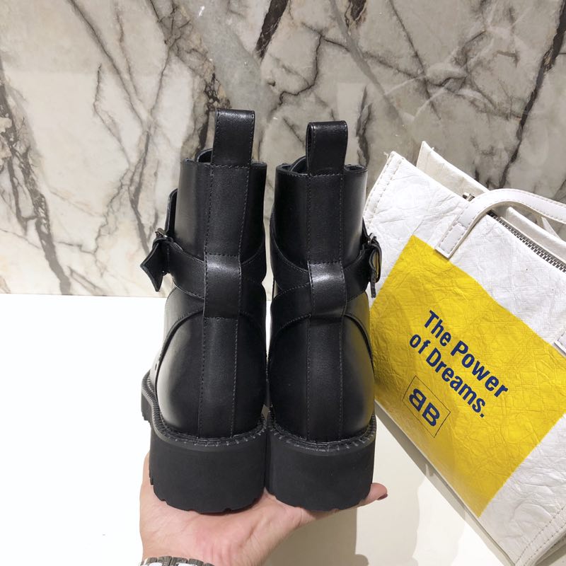 Z2P96VL23 Popular high-quality shoes