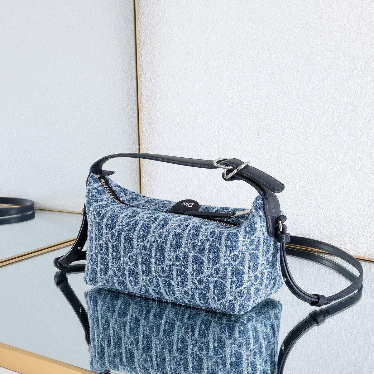 B1R76D44 Fashion bag