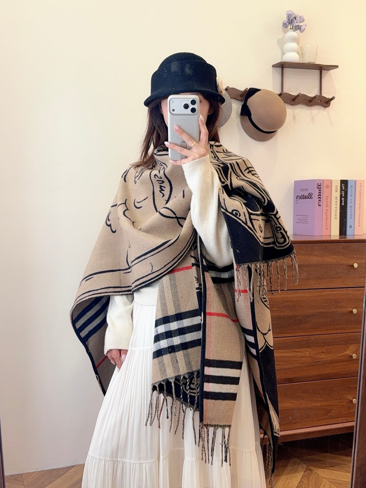 W1R86R46 Fashion cape