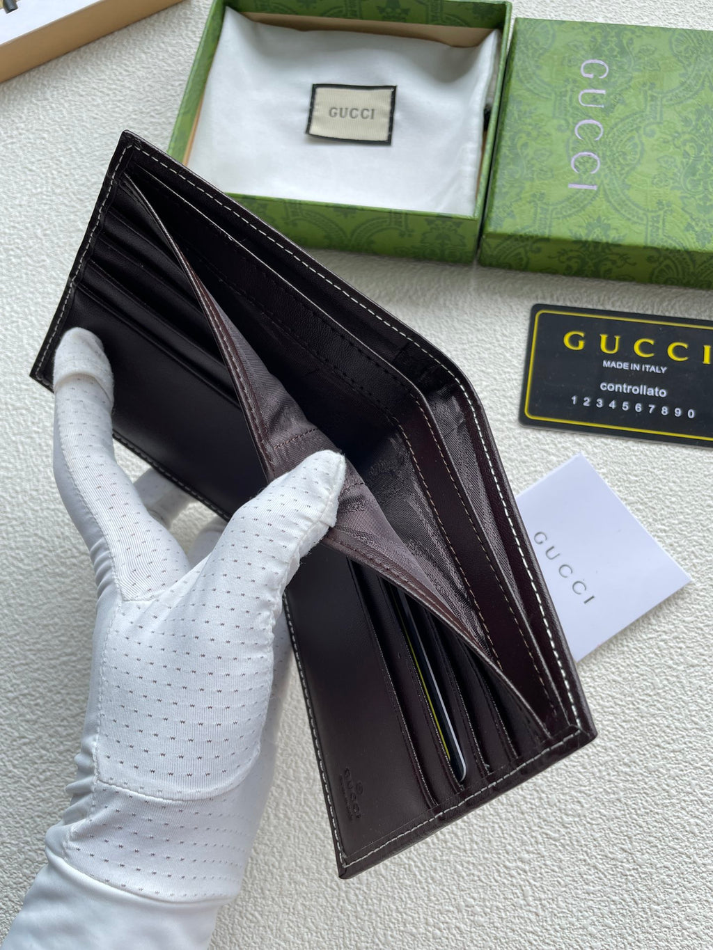 146XB9B Popular leather wallets ( with full packaging )