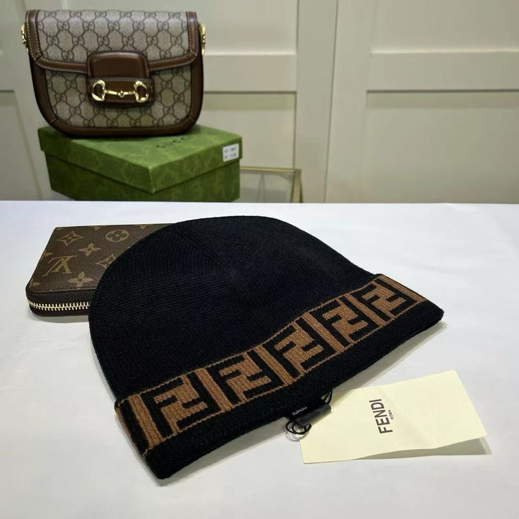 M1R86F44 Fashion hats
