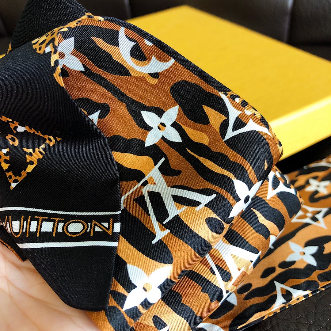 W1N86E3 Fashion Silk Scarve