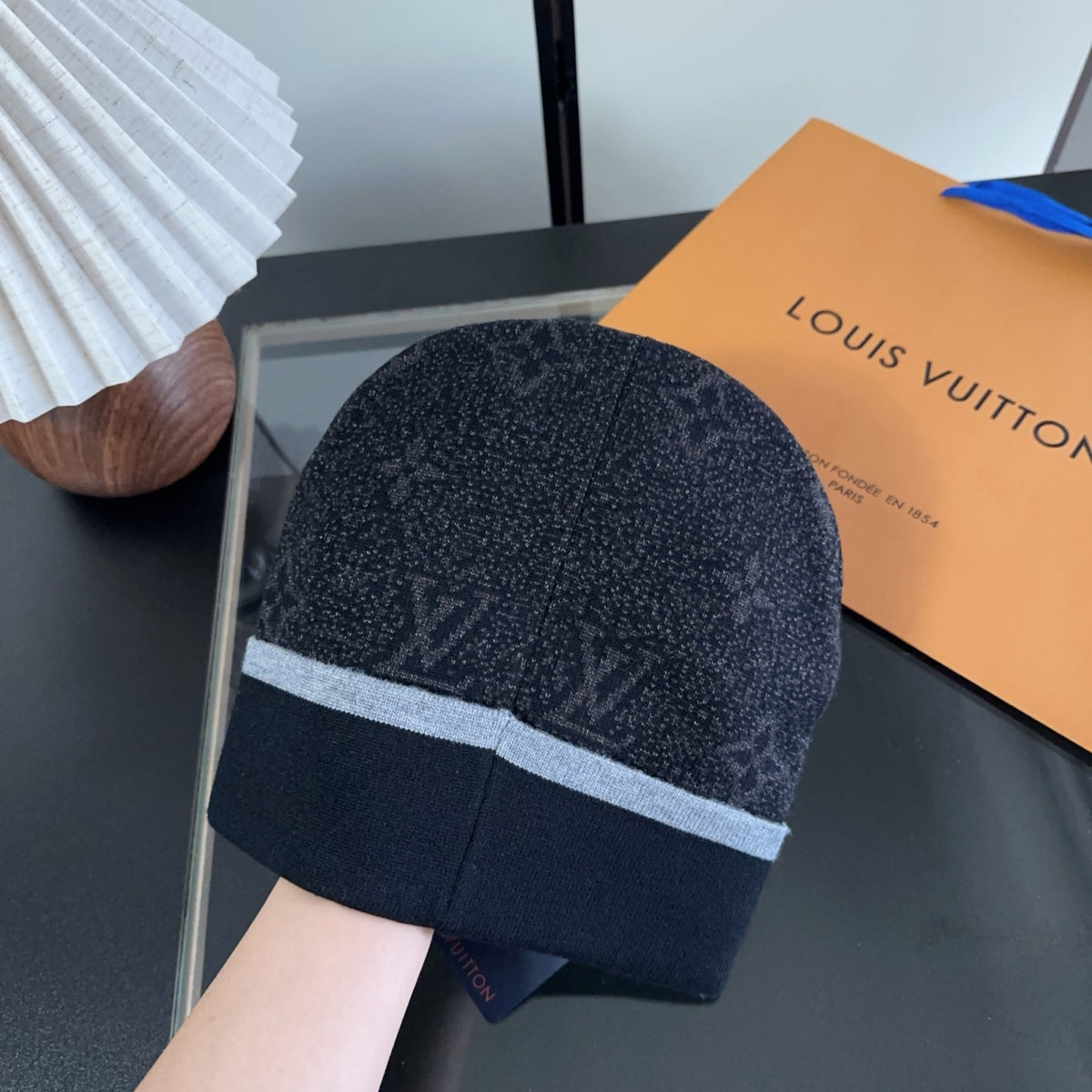 M1R86E19 Fashion hats