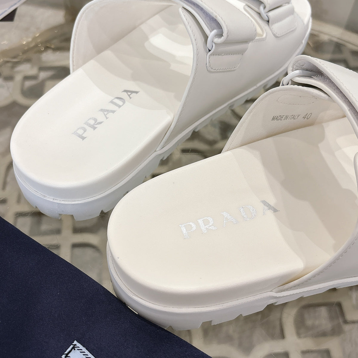 Z2P36P37 Popular high-quality leather Shoes