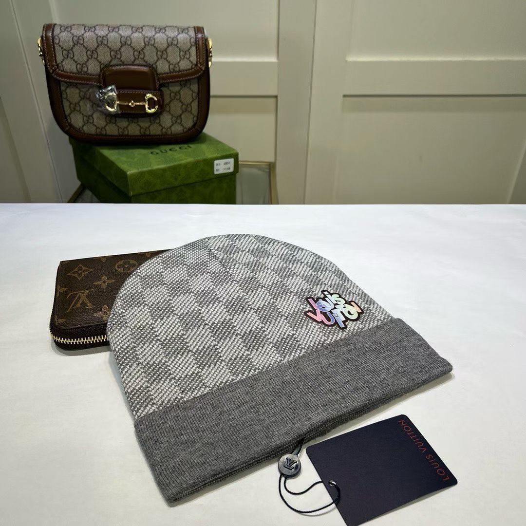 M1R86E50 Fashion hats