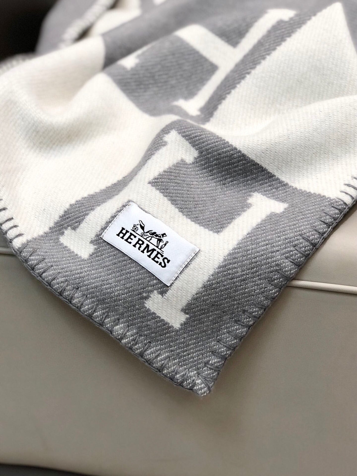 W1R86H28 Popular blanket