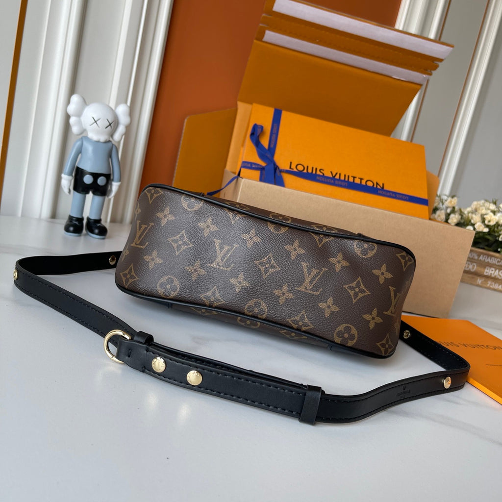 B1R76E01 Fashion leather bag