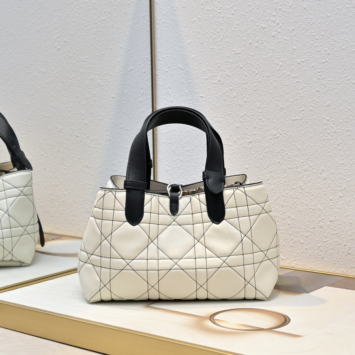 B1R76D40 Fashion leather bag