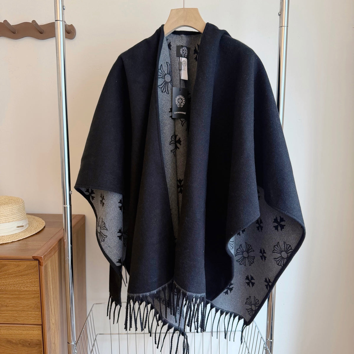 W1R86A116 Popular cape