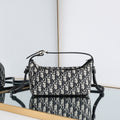 B1R76D44 Fashion bag