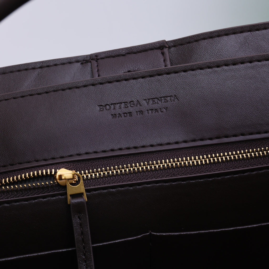 B1X66A35 Fashion high-quality leather bag