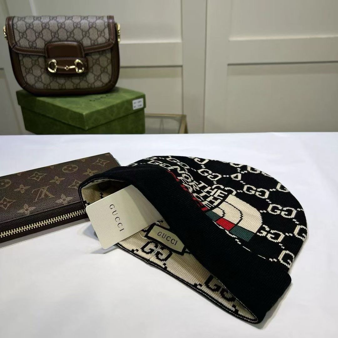 M1R86B58 Fashion hats