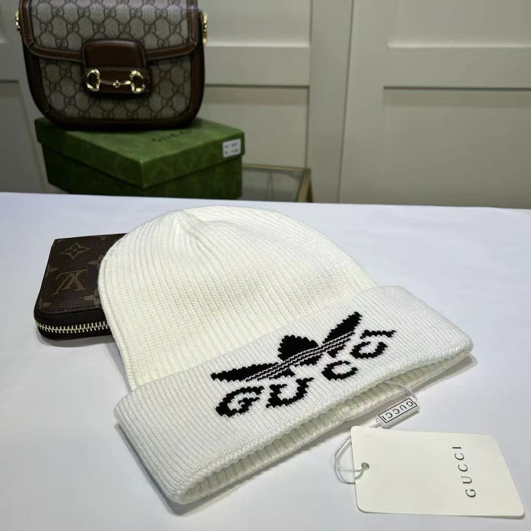 M1R86B41 Fashion hats