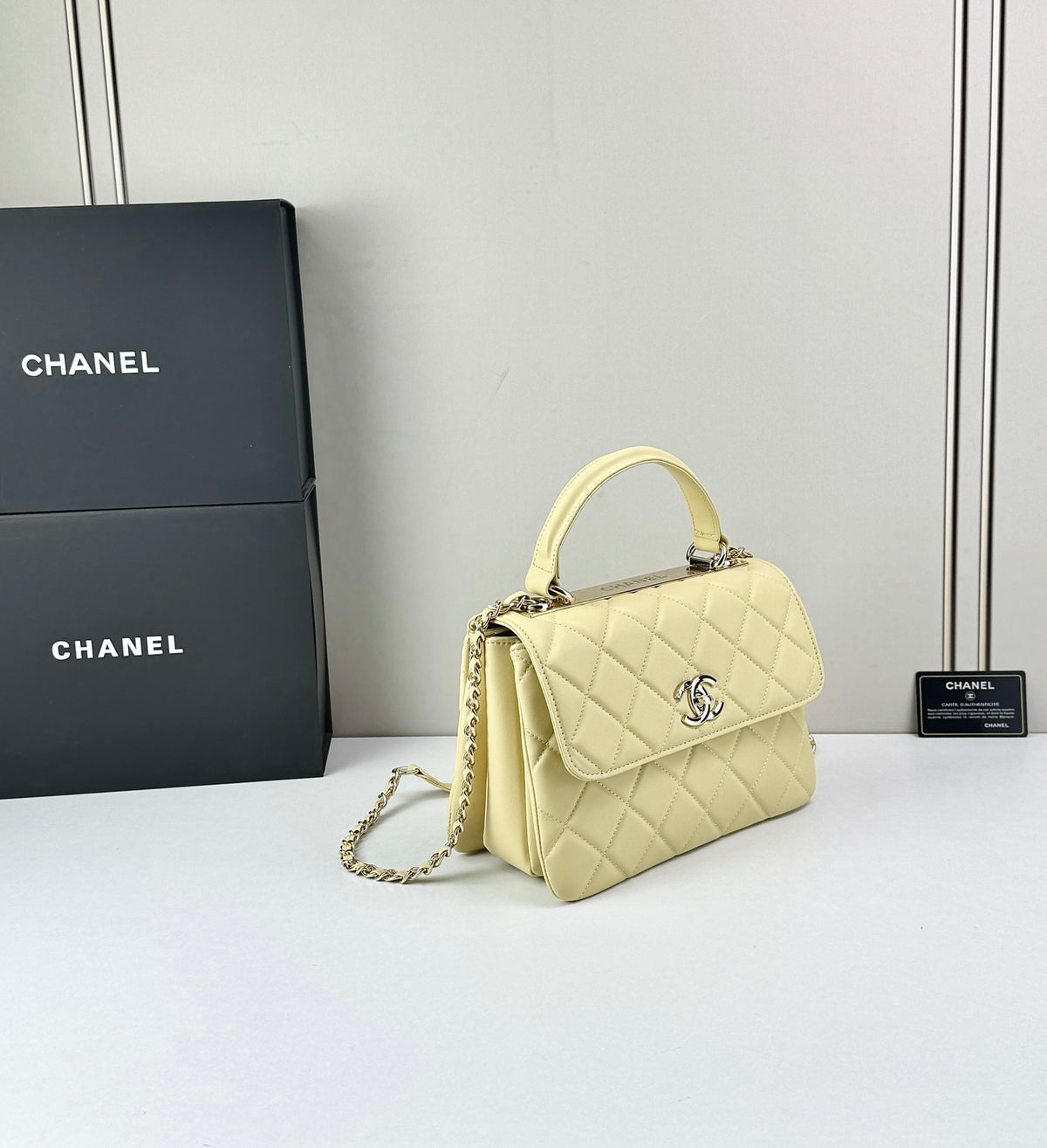 B1X76C8 Fashion leather bag