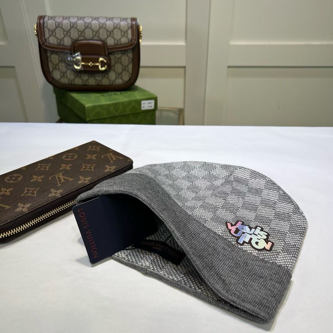 M1R86E50 Fashion hats