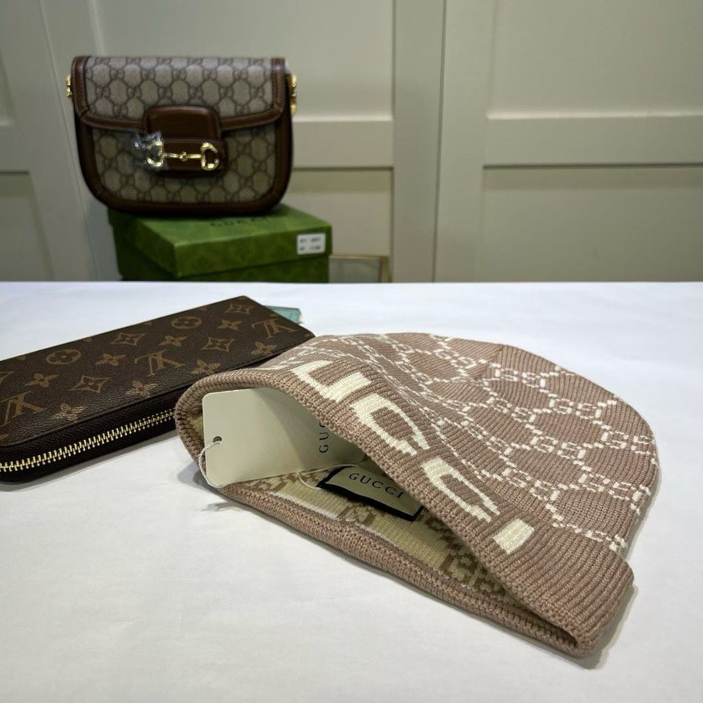 M1R86B52 Fashion hats