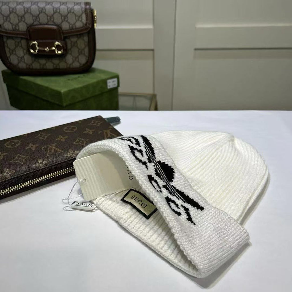 M1R86B41 Fashion hats